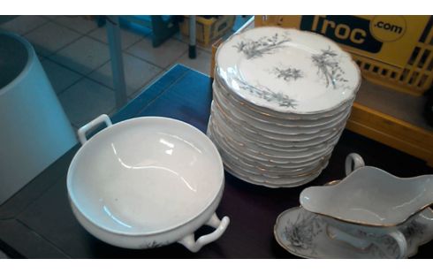 SERVICE DE TABLE LIMOGES ANCIEN