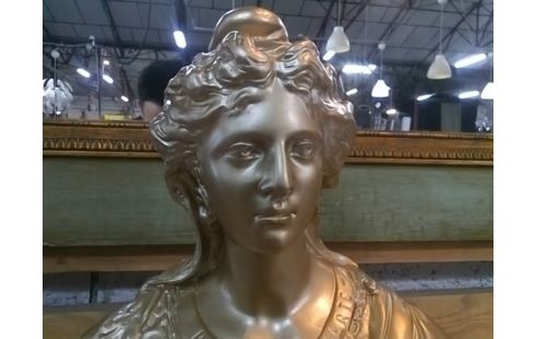 BUSTE MARIA MARBOT + SUPPORT