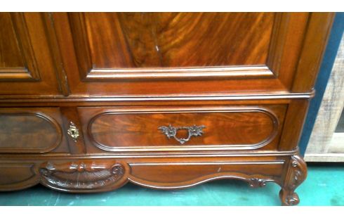 ROPERO VETA DE CAOBA ESTILO LUIS XV 2 PUERTAS / 2 CAJONES