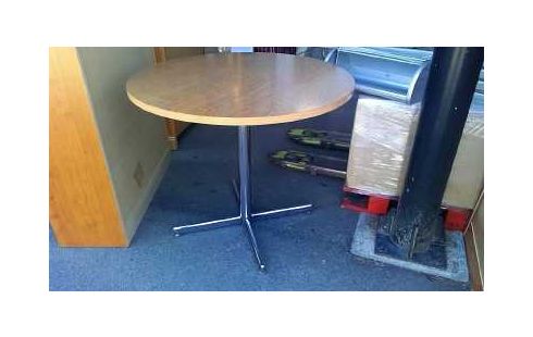 RUNDER TISCH FUSS METALL