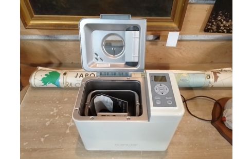 MACHINE A PAIN RIVIERA & BAR