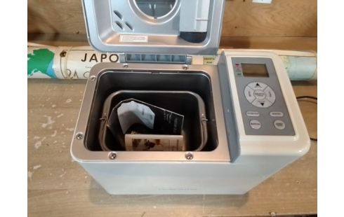 MACHINE A PAIN RIVIERA & BAR