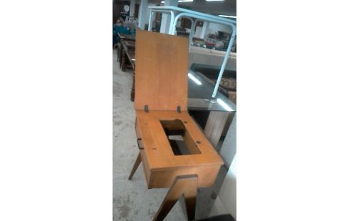 MEUBLE MACHINE A  COUDRE EN L'ETAT 50