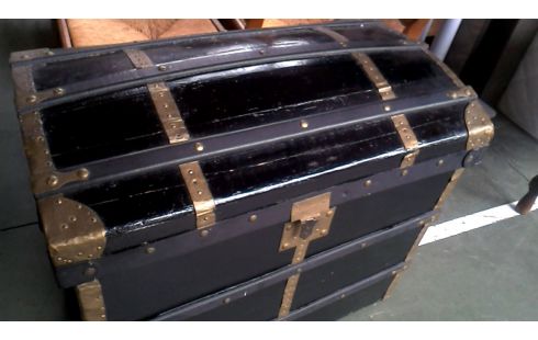 KISTE ANTIK SCHWARZ, , HOLZ EISEN VERGOLDET