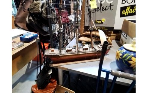 MAQUETTE VOILIER 3 MATS EN L’ÉTAT