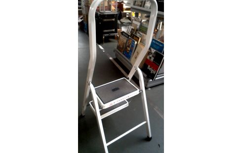 TRAPLADDER WIT 2 TREDEN TOMADO