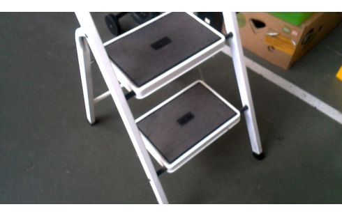 TRAPLADDER WIT 2 TREDEN TOMADO