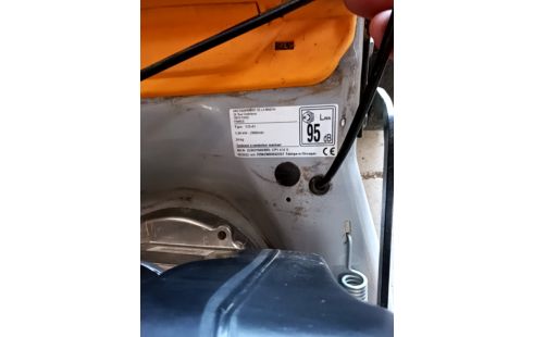 TONDEUSE THERMIQUE AUTO TRACTEE / SP 95 /DOC RSV