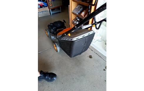 TONDEUSE THERMIQUE AUTO TRACTEE / SP 95 /DOC RSV