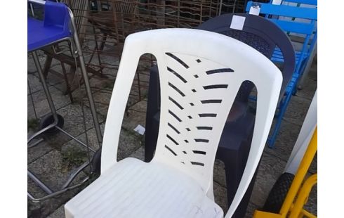 CHAISE PLASTIQUE BLANCHE