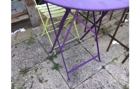 TABLE FER PLIANTE VIOLETTE PM