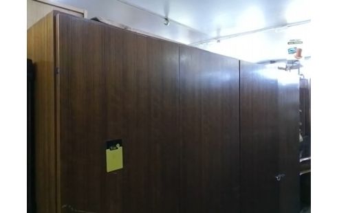 ARMOIRE 4P AVEC PENDERIE DOUBLE (QLQS RAYURES)