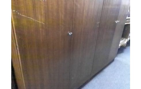 ARMOIRE 4P AVEC PENDERIE DOUBLE (QLQS RAYURES)
