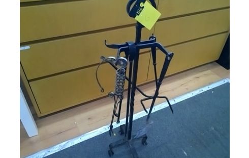 SERVITEUR DE CHEMINEE .