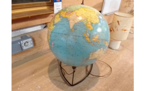 LAMPE TYPE GLOBE TERRESTRE GIRARD ET BARERE