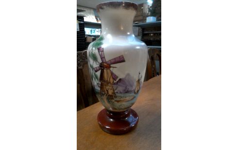 VASE OPALINE