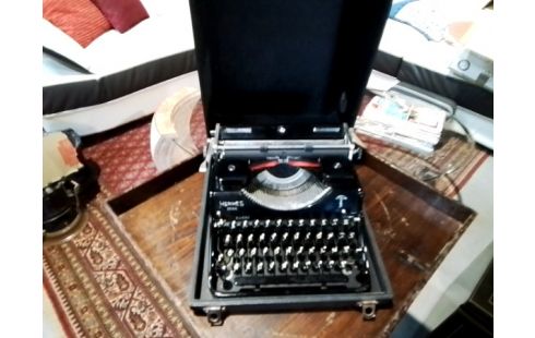 MACHINE A ECRIRE HERMES 2000