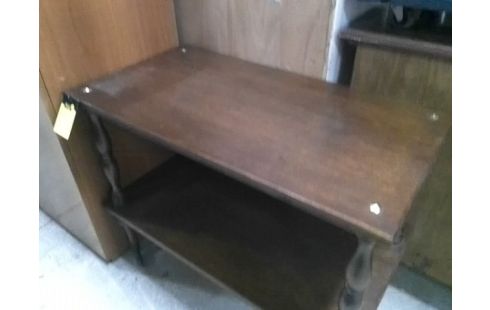 DESSERTE A ROULETTES .