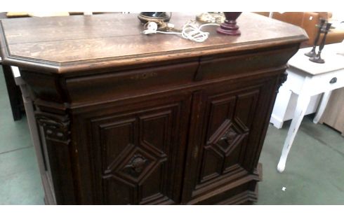 BUFFETKAST. EIK STIJL