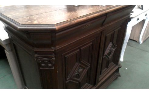 BUFFETKAST. EIK STIJL