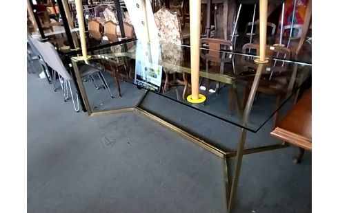 TABLE MODERNE PLATEAU VERRE 1 RAYURE