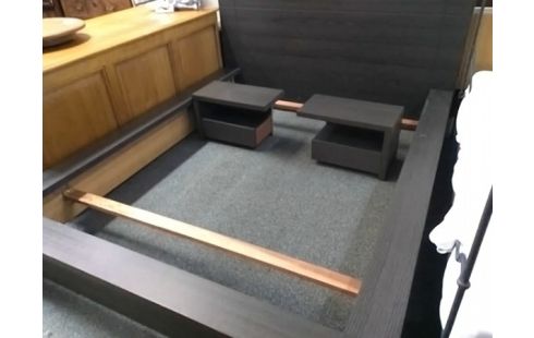 LIT AVEC 2 CHEVETS 140X190 SANS SOMMIER