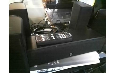 AMPLIFICATEUR YAMAHA AVEC TUNNER ET ENCEINTES 5.1