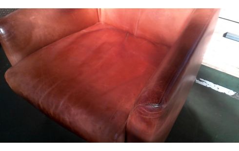 SILLÓN DE CUERO CLUB MARRÓN VAQUETA