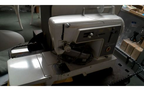 MÁQUINA DE COSER SINGER