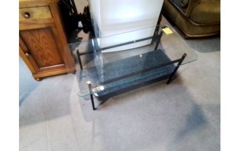 TABLE BASSE VERRE ET MÉTAL