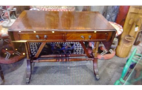 SCHREIBTISCH ENGLISCH