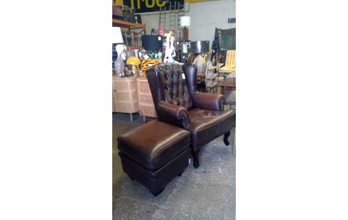 FAUTEUIL CHESTERFIELD + REPOSE PIEDS