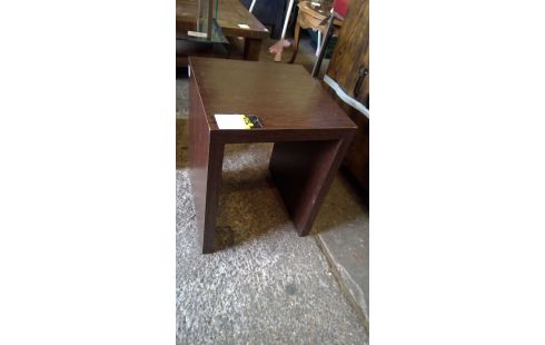 COUCHTISCH IM VINTAGE-STIL