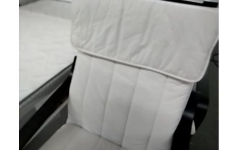 FAUTEUIL IKEA (TACHÉ)