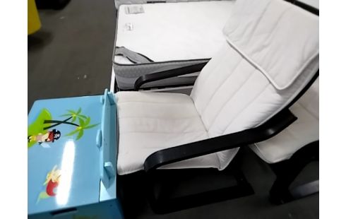 FAUTEUIL IKEA (TACHÉ)