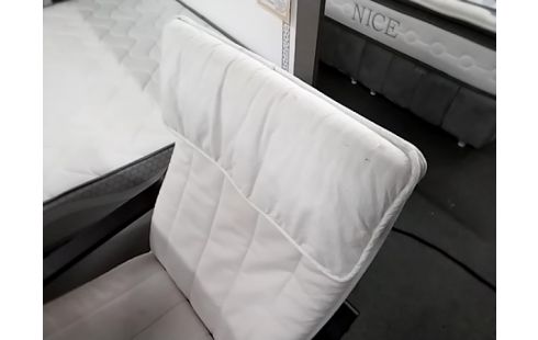 FAUTEUIL IKEA (TACHÉ)