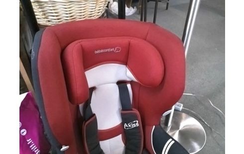 SIEGE AUTO BEBE CONFORT NOIR ET ROUGE