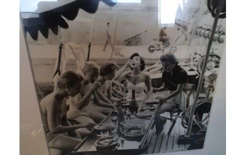 CADRE REPAS SUR BATEAU