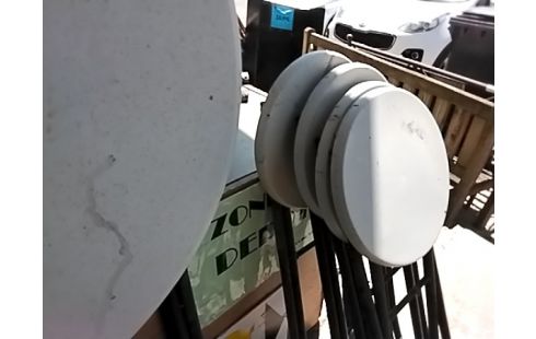 GUÉRIDON AVEC 4 TABOURETS