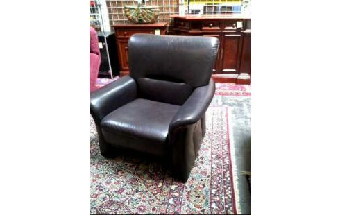 SILLA BAJA PARA SENTARSE JUNTO AL FUEGO BRAUN SUPERPUESTOS