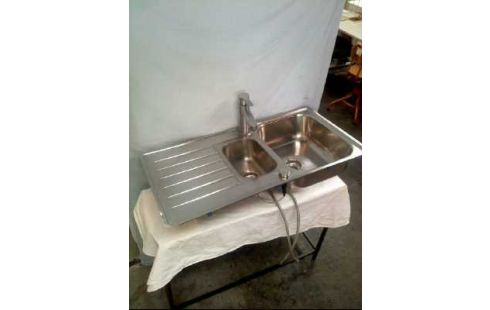 SPÜLBECKEN SILB.FARB. M. WASSERHAHN EDELST.