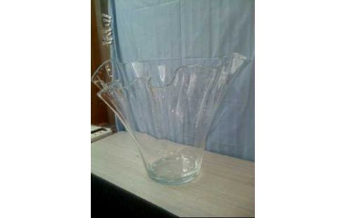 VASE GLAS GROSS GESCHWUNGEN