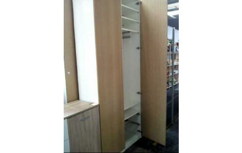 KLEID.SCHRANK SCHMAL 1-T 1-STA. 5-EB. 2-SCH