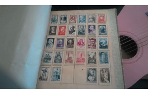CLASSEUR TIMBRES COLLECTION