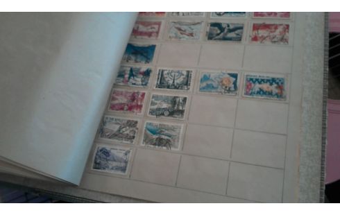 CLASSEUR TIMBRES COLLECTION