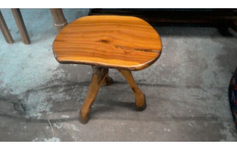 BOUT DE CANAPE BRUTALISTE