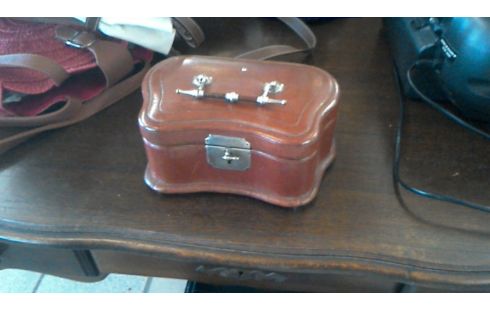 BOITE A BIJOUX ANCIENNE