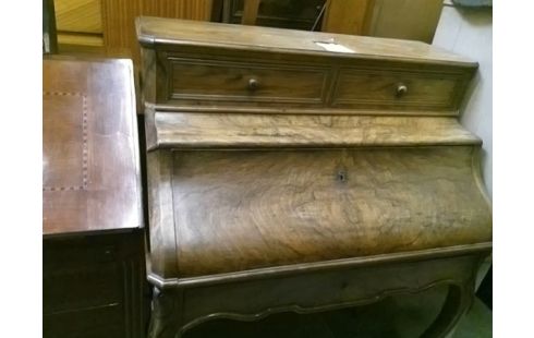 SECRETAIRE EN NOYER PIEDS CAMBRES