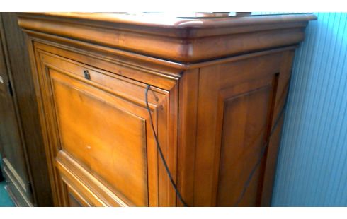 MUEBLE BAJO. CEREZO SILVESTRE ABATIBLES 2 PUERTAS ILUMINADO