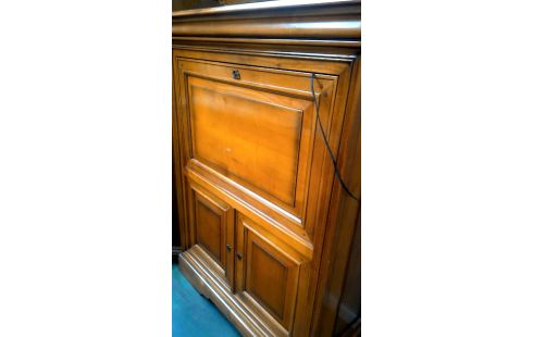 MUEBLE BAJO. CEREZO SILVESTRE ABATIBLES 2 PUERTAS ILUMINADO